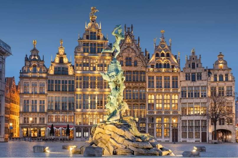 أفضل خدمات تأجير سيارة مع سائق في بلجيكا يتكلم عربي لتجربة سفر فاخرة